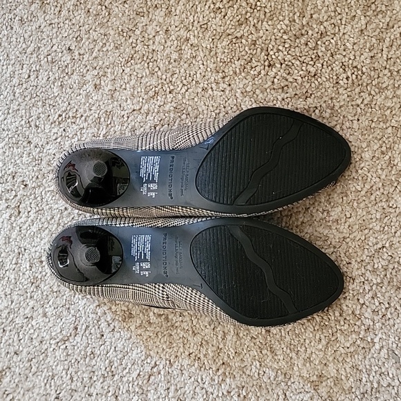 Black & Tan high heels - Picture 4 of 5